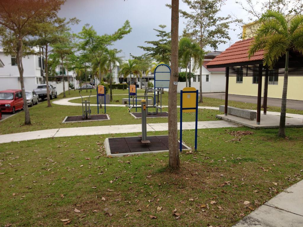 ג'והור בהרו Comfort Holiday Home @ Bukit Indah מראה חיצוני תמונה
