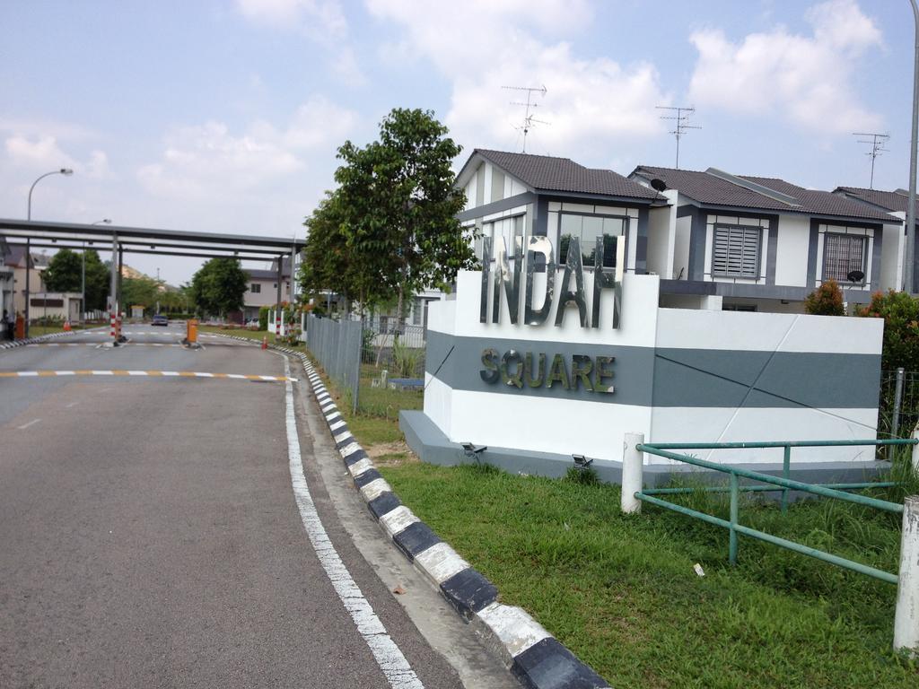 ג'והור בהרו Comfort Holiday Home @ Bukit Indah מראה חיצוני תמונה